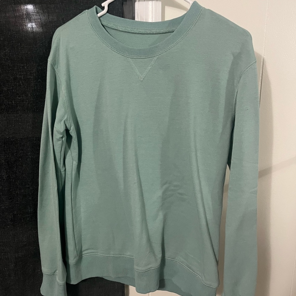 Mint long sleeve top size Small.